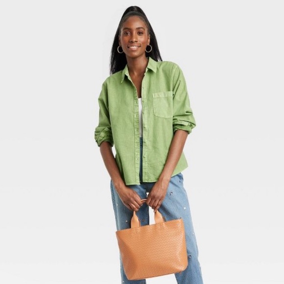 Universal Thread Button Down - Picture 3 of 3